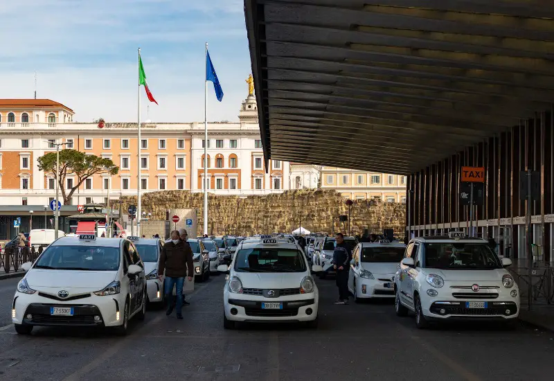 Taxi vs Uber in Rome